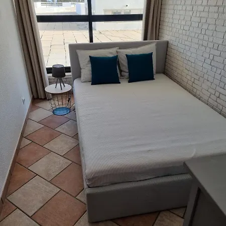 Apartment Com 3 Quartos Em Frente A