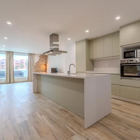 Com 3 Quartos Em Frente A Appartement Portimão