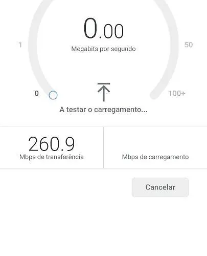 Com 3 Quartos Em Frente A Apartamento