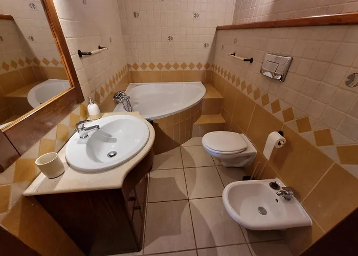 Com 3 Quartos Em Frente A Apartamento Portimão