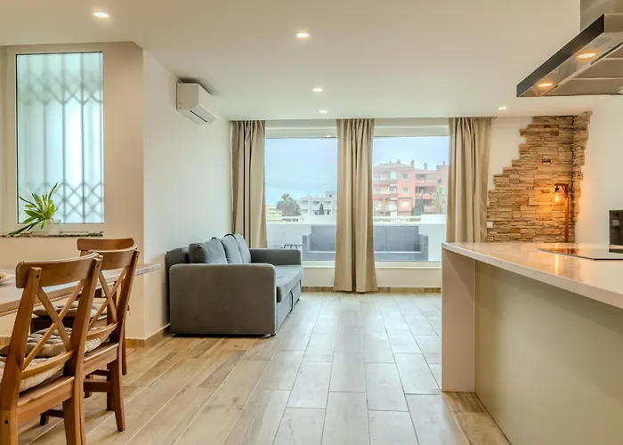 Com 3 Quartos Em Frente A *