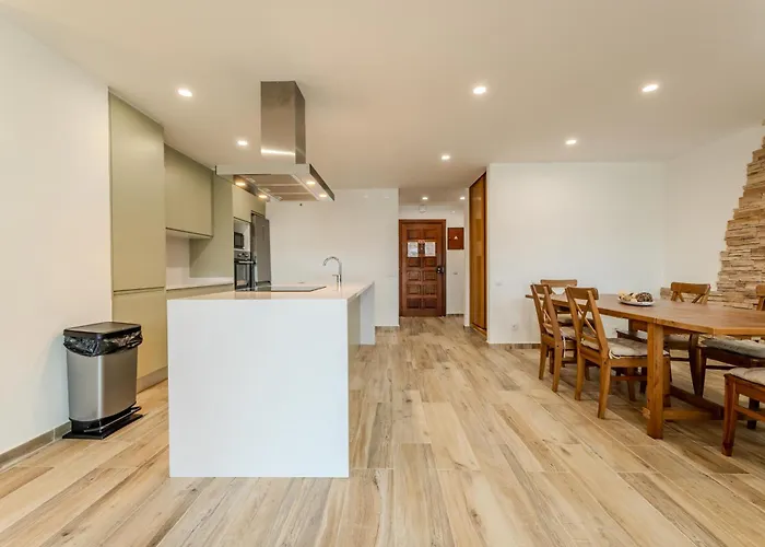 Apartamento Com 3 Quartos Em Frente A *