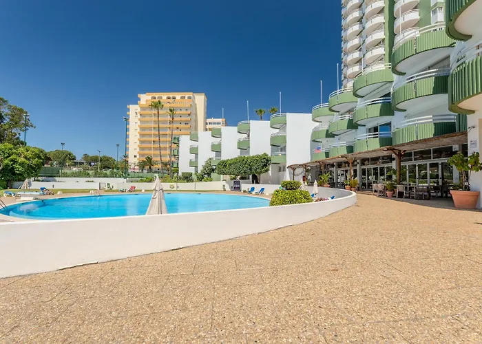 Com 3 Quartos Em Frente A