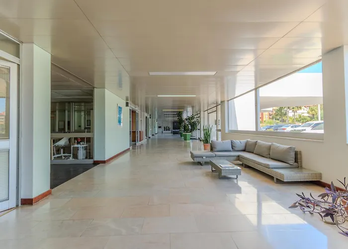 Com 3 Quartos Em Frente A * Portimão