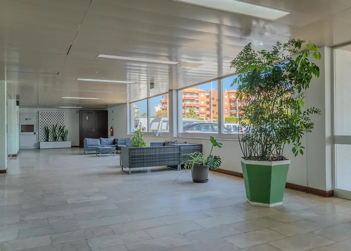 Apartamento Com 3 Quartos Em Frente A Portimão