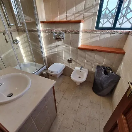Com 3 Quartos Em Frente A Διαμέρισμα *